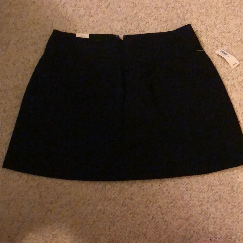 Black above knee skirt with pockets